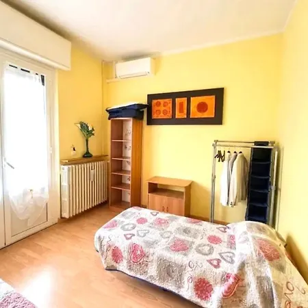 Sole & Luna Charming Colorful Apartment *
